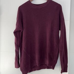 𝅺Athleta Maroon Knit Sweater Size Medium Asymmetrical Bottom
